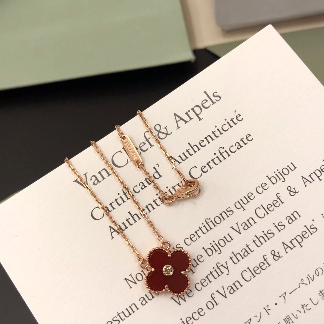 VanCleef&Arpels Necklaces