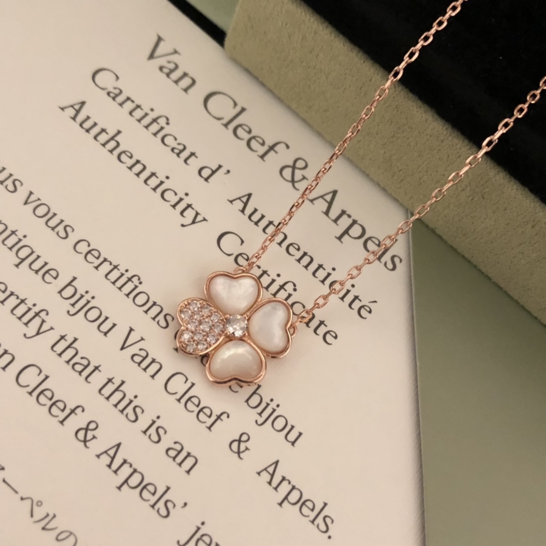 VanCleef&Arpels Necklaces