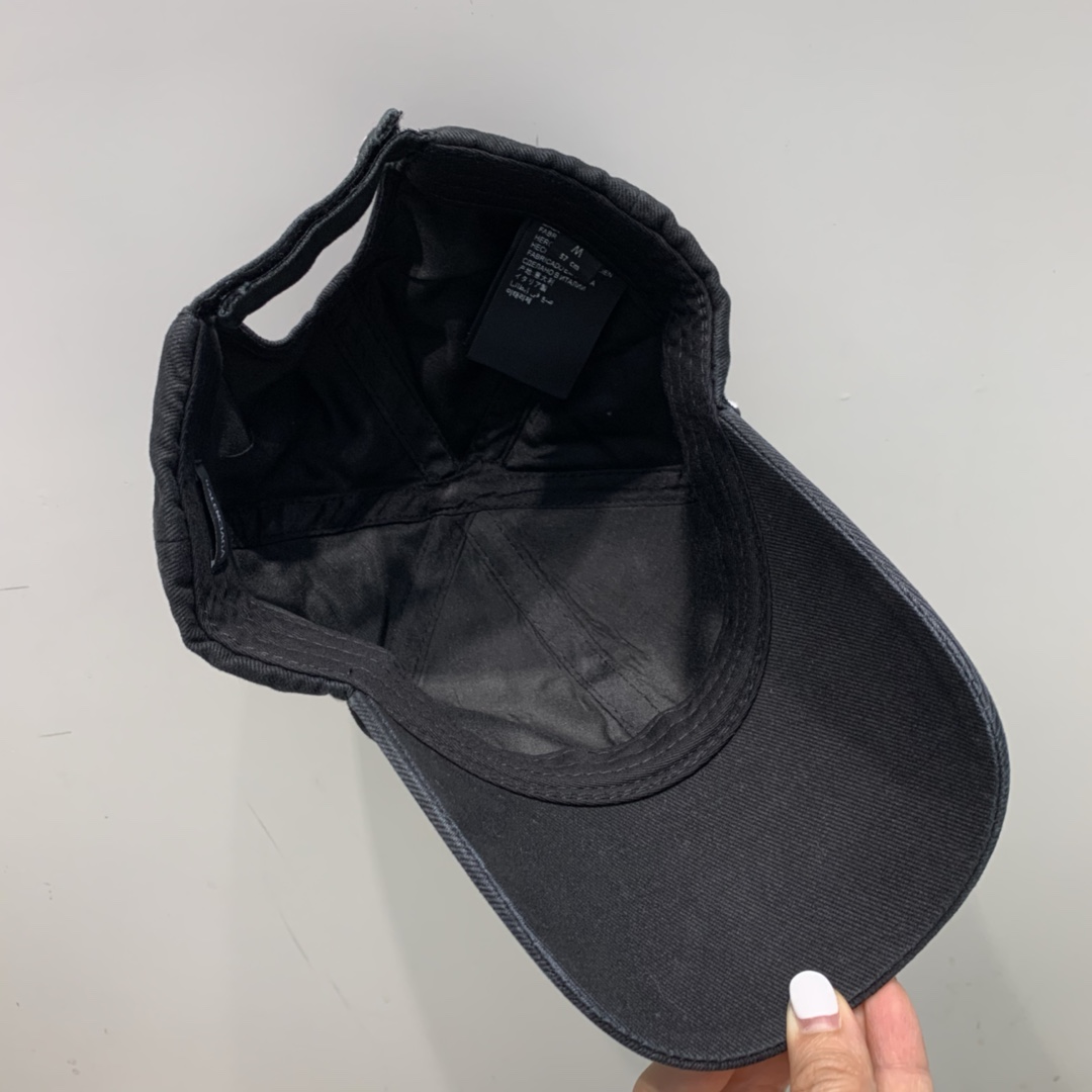 BALENCIAGA CAP