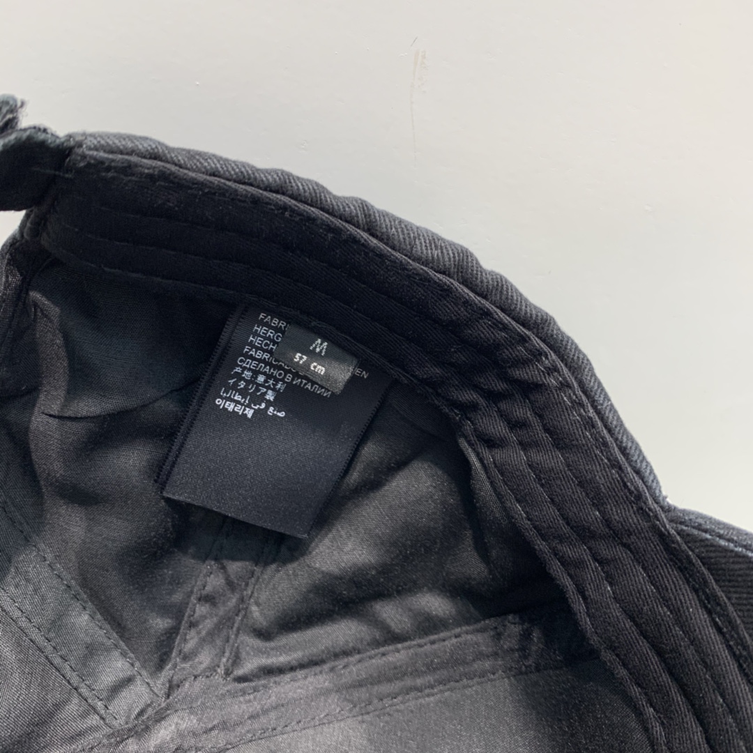 BALENCIAGA CAP