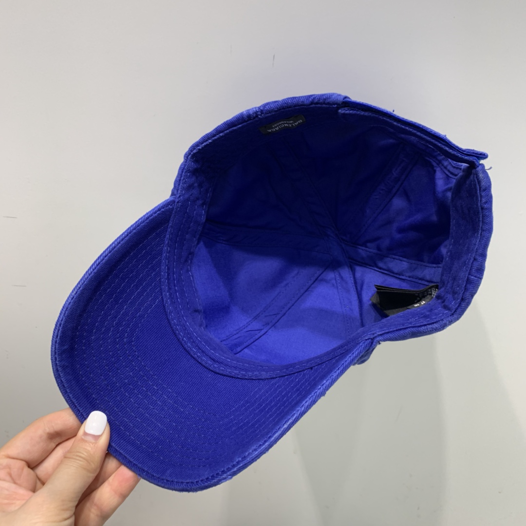 BALENCIAGA CAP