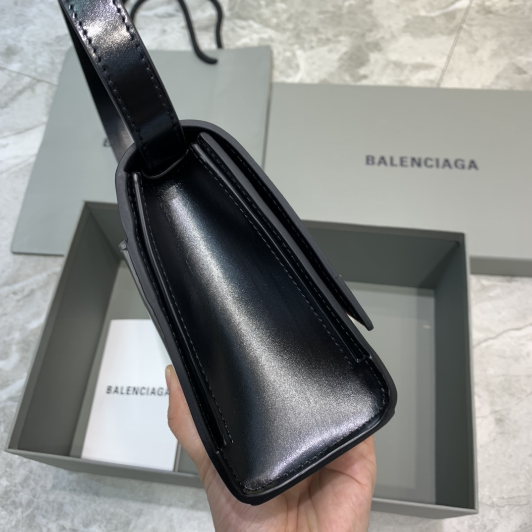 HOURGLASS SLING BACK SHOULDER BAG