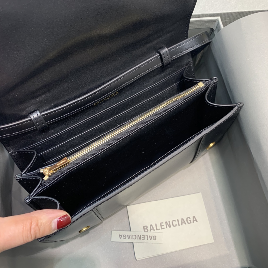 Wallet on chain, BALENCIAGA HANDBAG