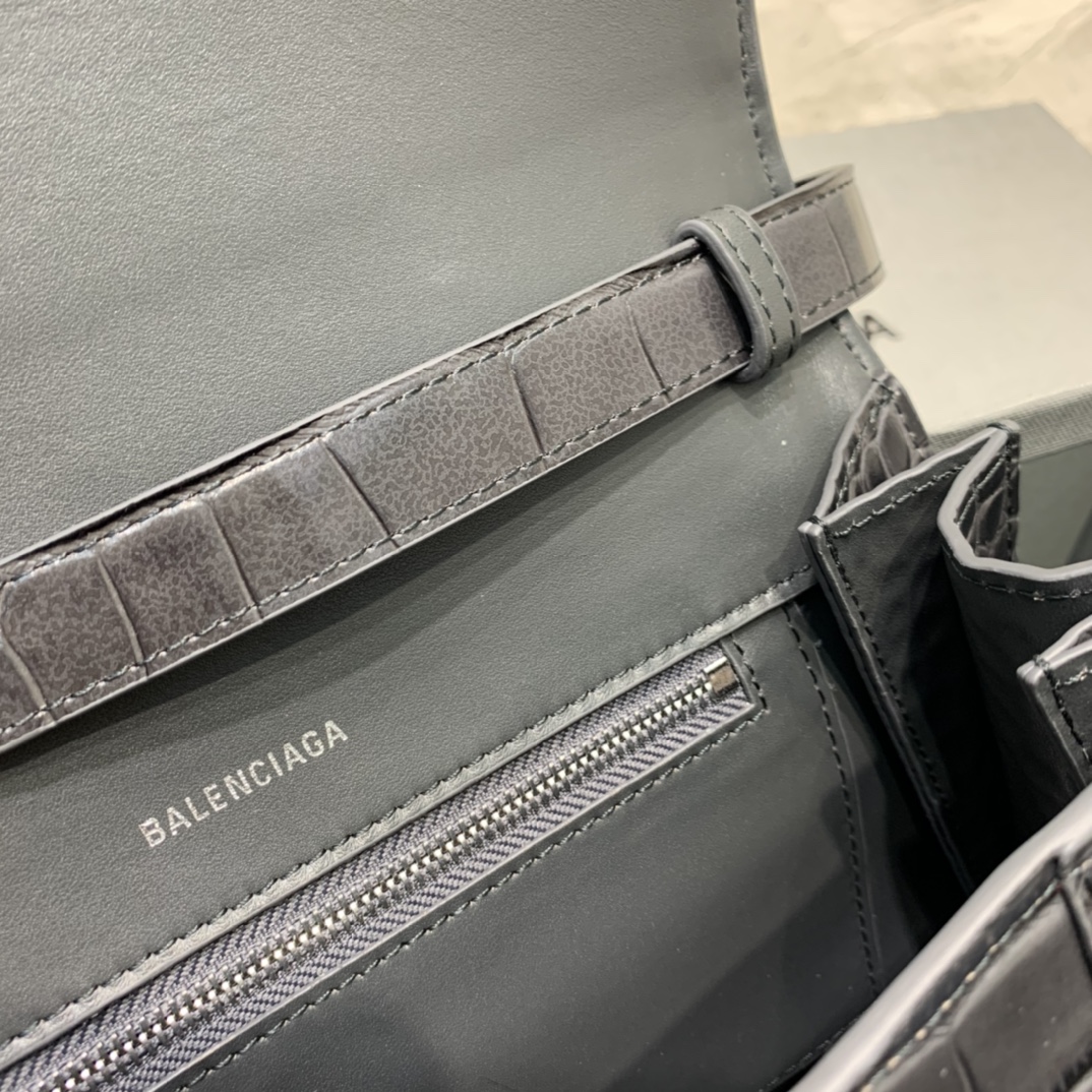 HOURGLASS SLING BACK SHOULDER BAG