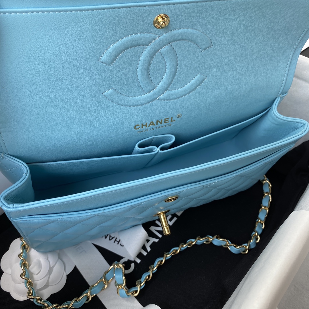 A1112, Chanel Classic Handbag & Cross Body Bag