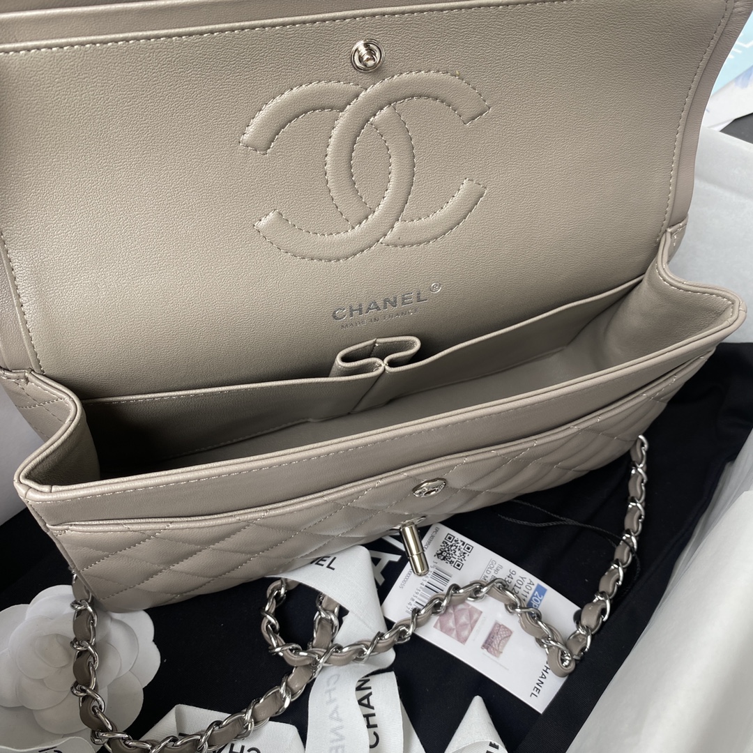 A1112, Chanel Classic Handbag & Cross Body Bag