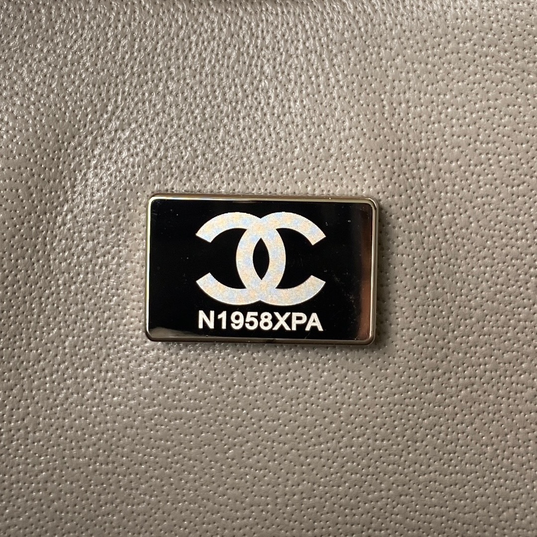 A1112, Chanel Classic Handbag & Cross Body Bag