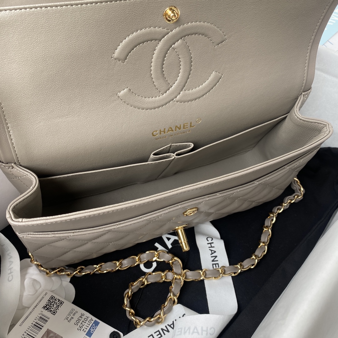 A1112, Chanel Classic Handbag & Cross Body Bag