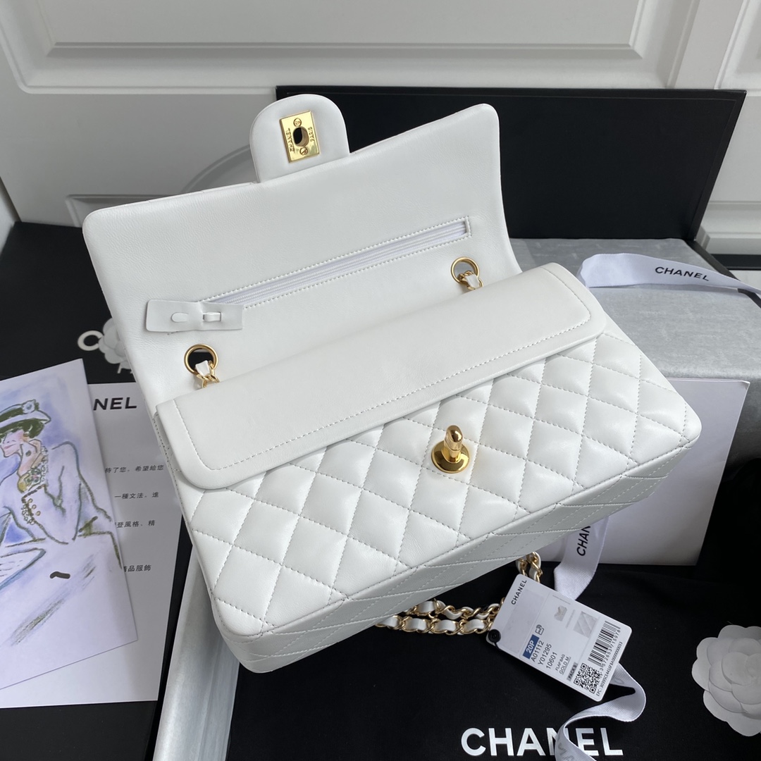 A1112, Chanel Classic Handbag & Cross Body Bag