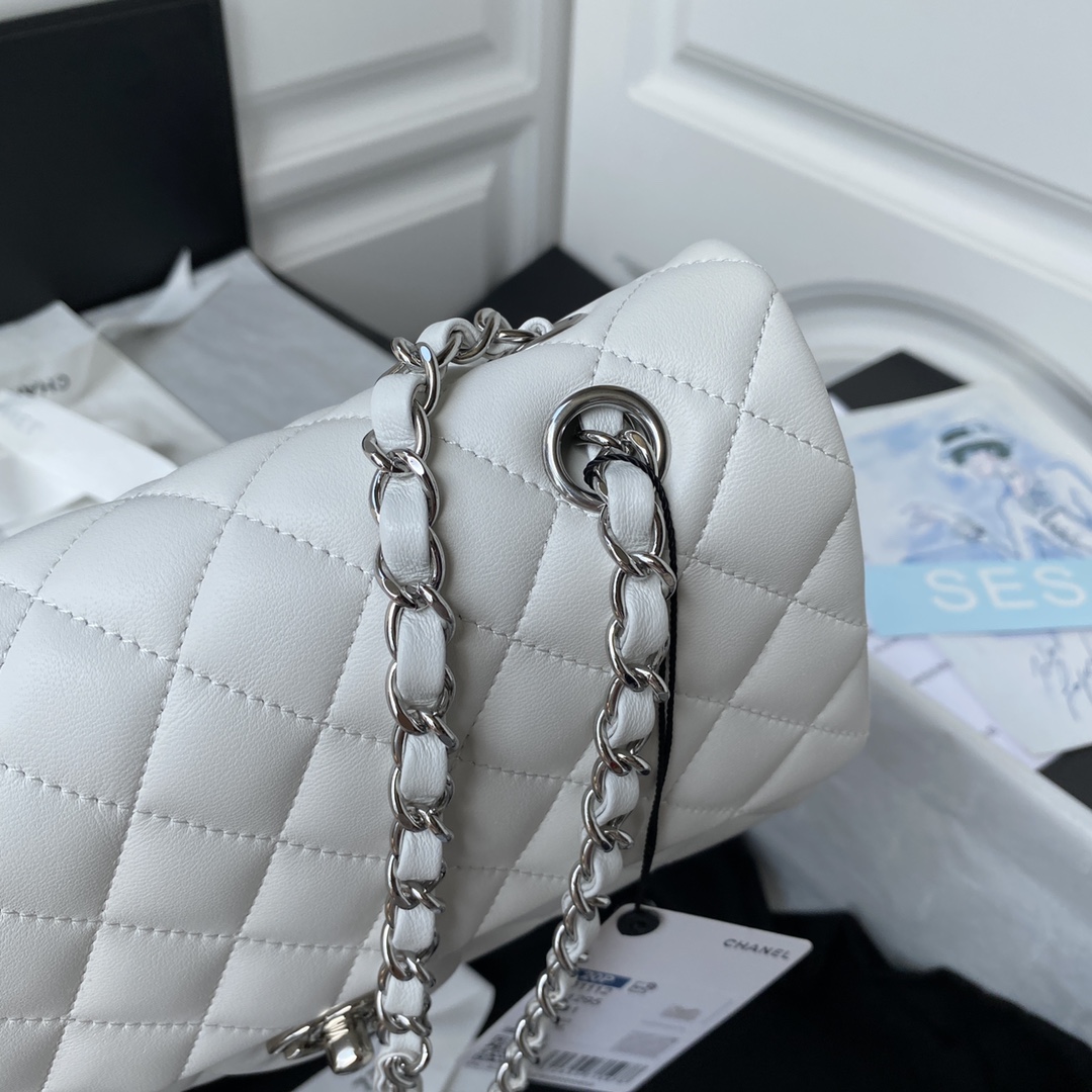 A1112, Chanel Classic Handbag & Cross Body Bag