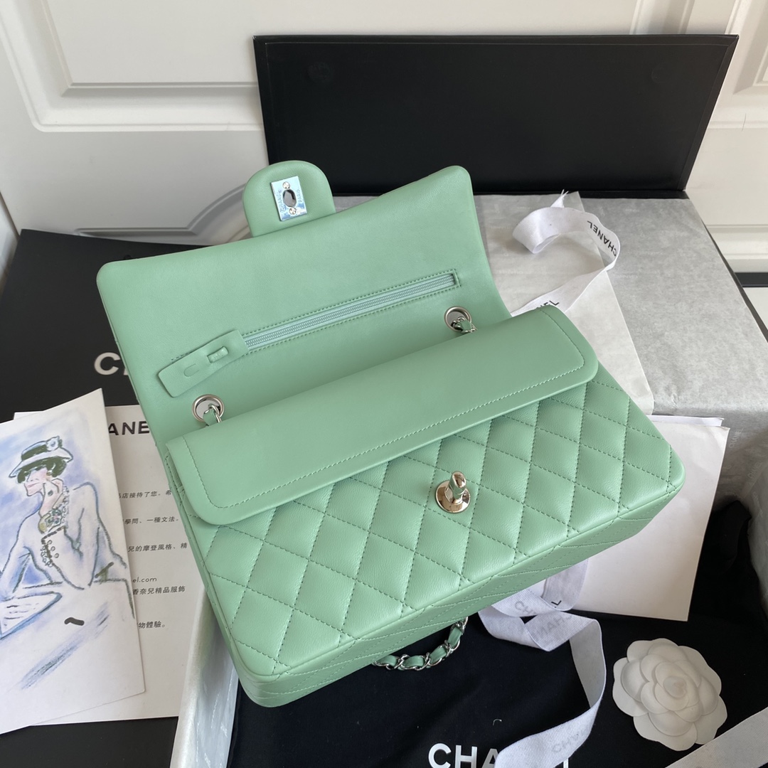 A1112, Chanel Classic Handbag & Cross Body Bag