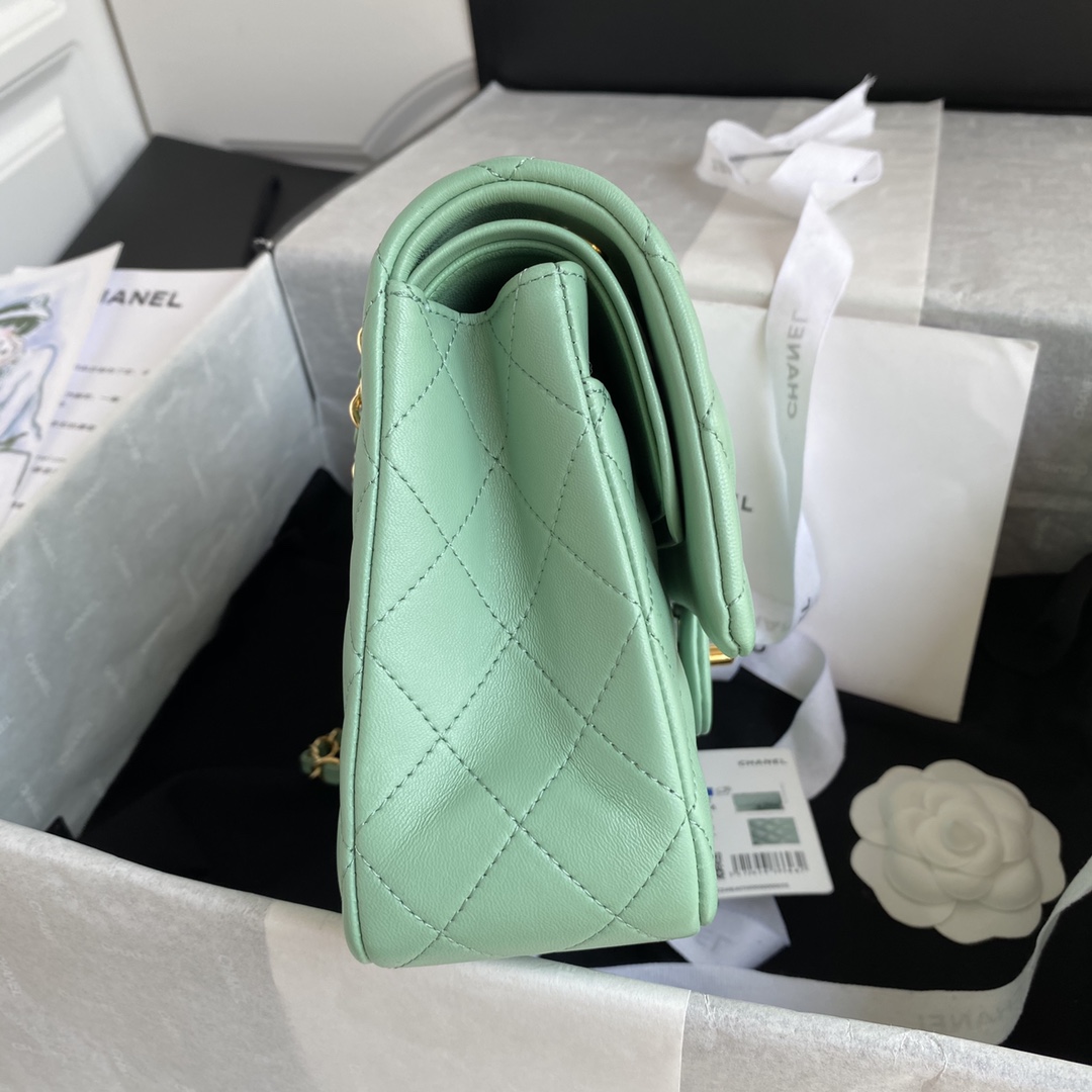 A1112, Chanel Classic Handbag & Cross Body Bag