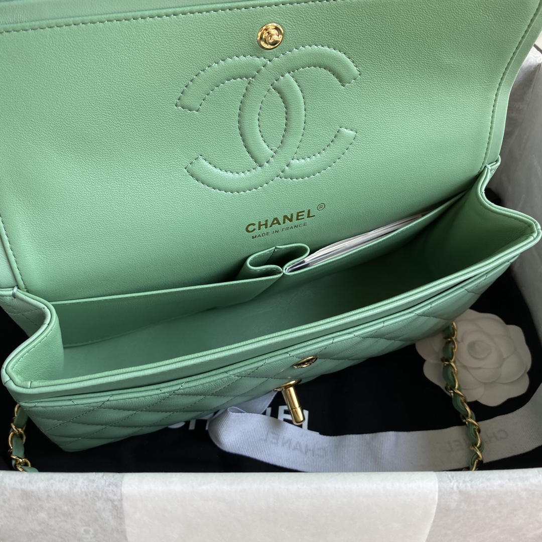 A1112, Chanel Classic Handbag & Cross Body Bag