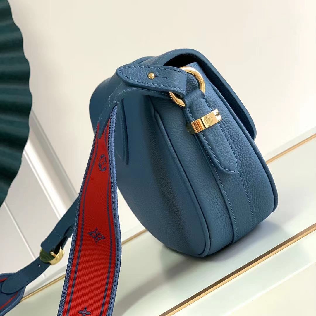LV PONT 9 SOFT MM, LOUIS VUITTON LV