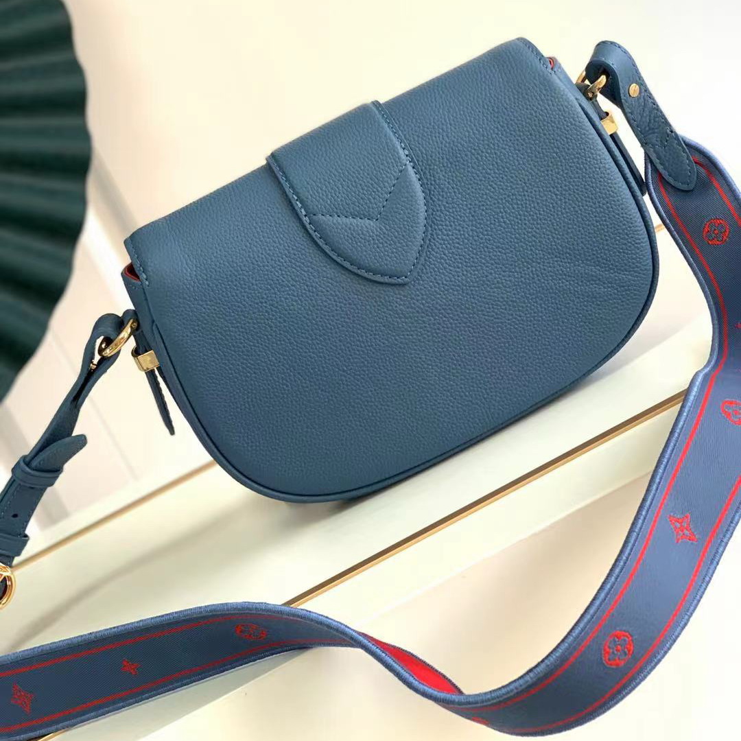 LV PONT 9 SOFT MM, LOUIS VUITTON LV