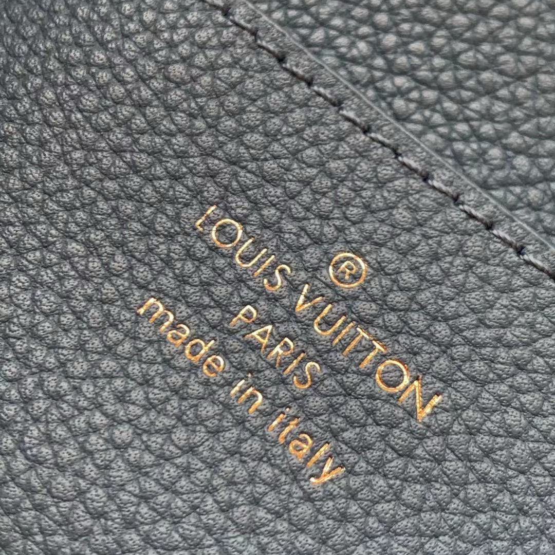 LV PONT 9 SOFT MM, LOUIS VUITTON LV