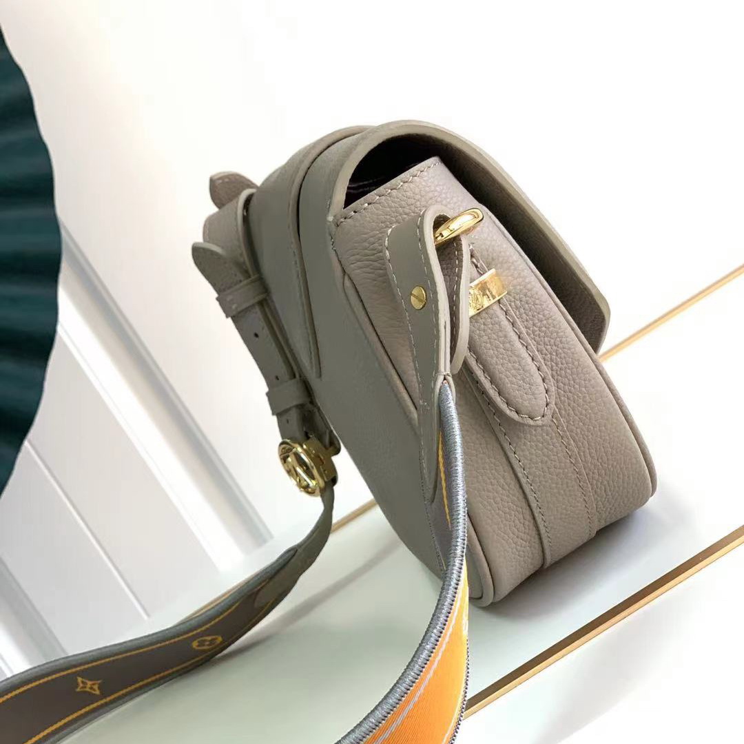 LV PONT 9 SOFT MM, LOUIS VUITTON LV