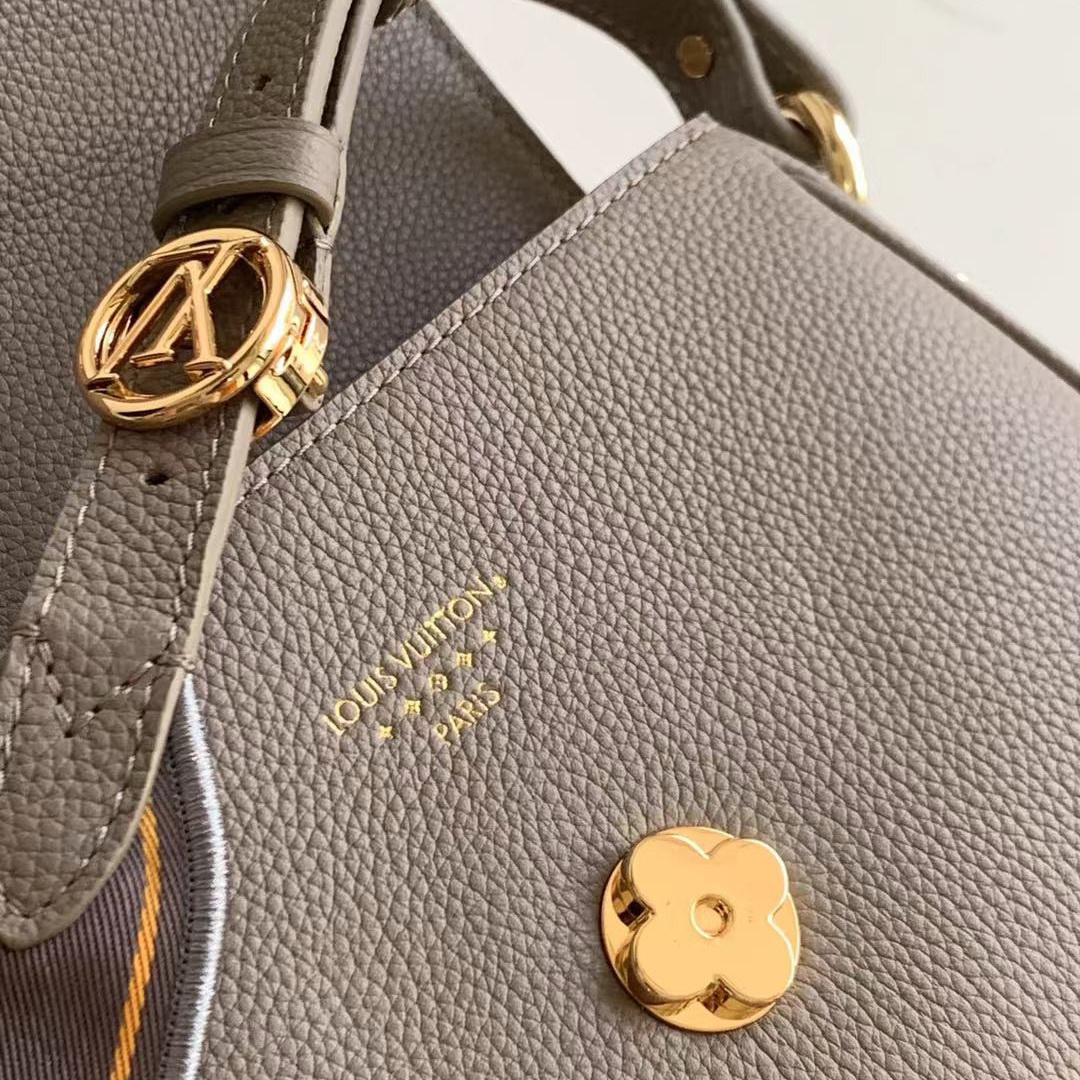 M58728 LV PONT 9 SOFT PM, LOUIS VUITTON LV
