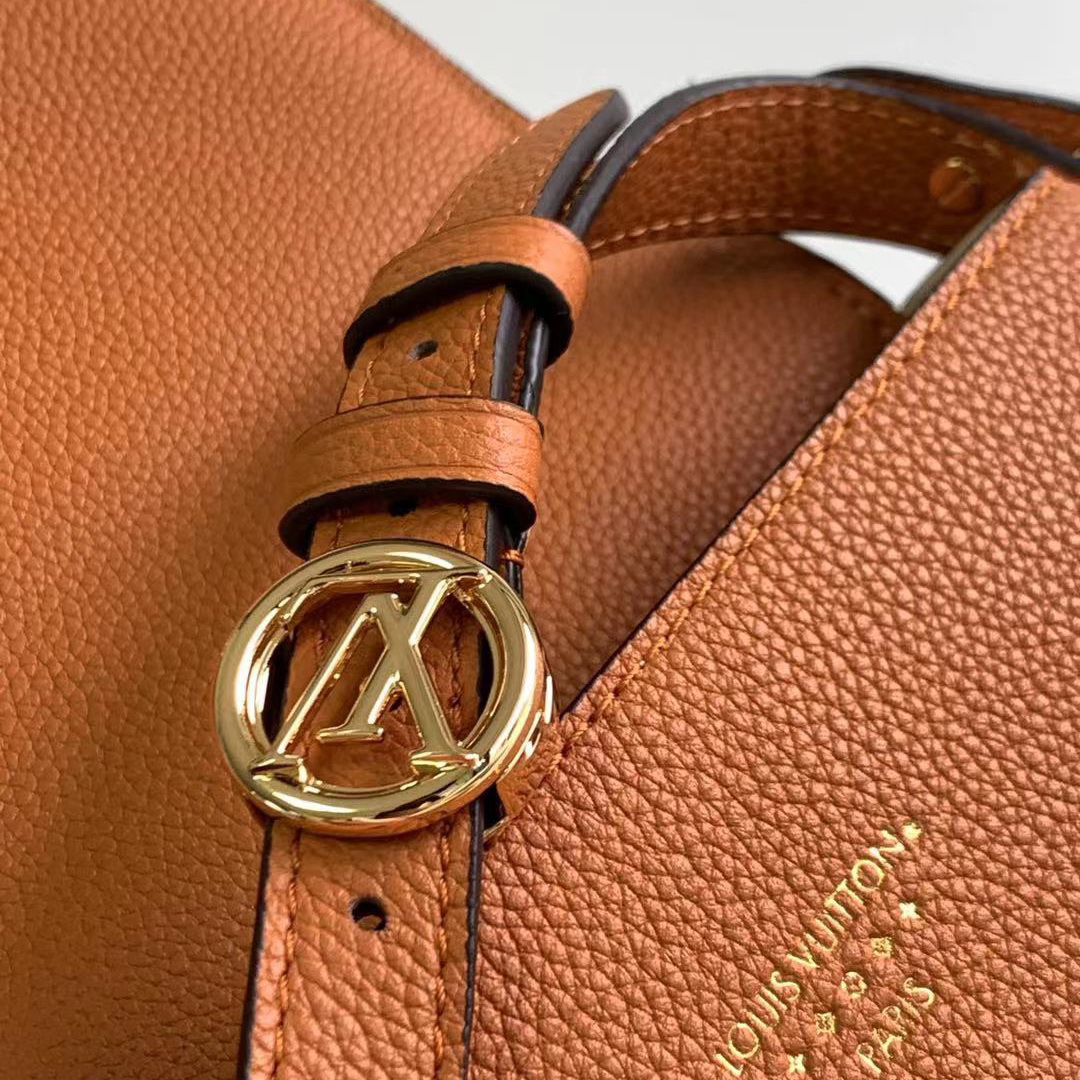 LV PONT 9 SOFT PM, LOUIS VUITTON LV