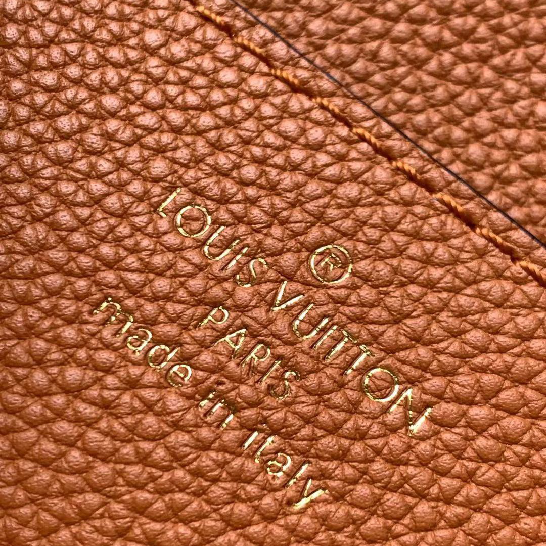 LV PONT 9 SOFT PM, LOUIS VUITTON LV