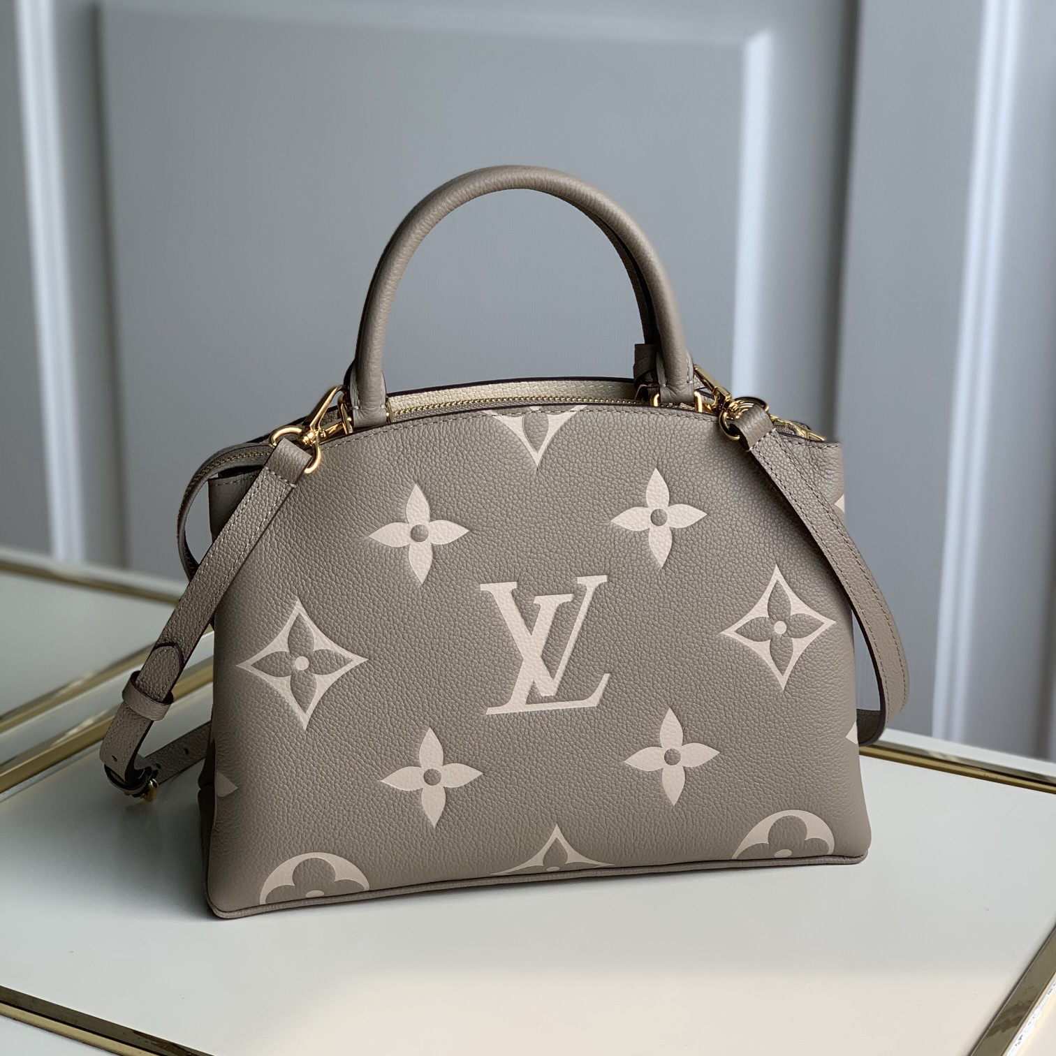 M58914 PETIT PALAIS, LOUIS VUITTON LV