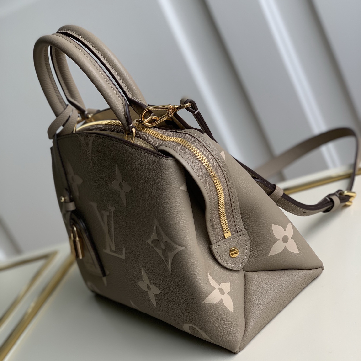 M58914 PETIT PALAIS, LOUIS VUITTON LV