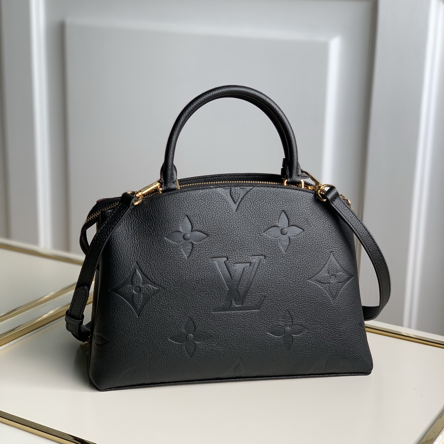 M58916 PETIT PALAIS, LOUIS VUITTON LV