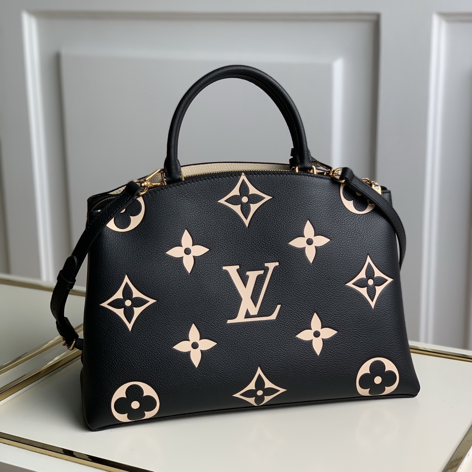 M45842 GRAND PALAIS, LOUIS VUITTON LV