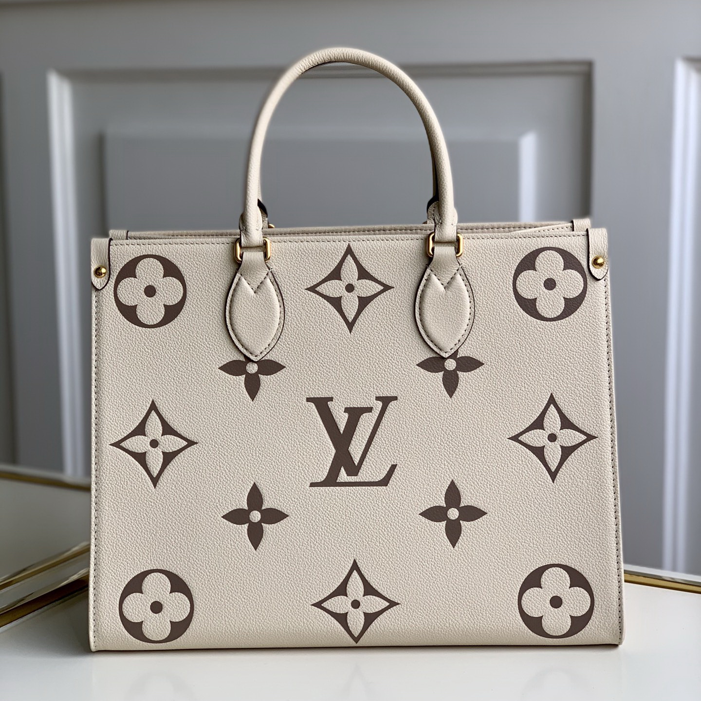 ONTHEGO MM, LOUIS VUITTON LV Women - Handbags - Shoulder Bags & Totes