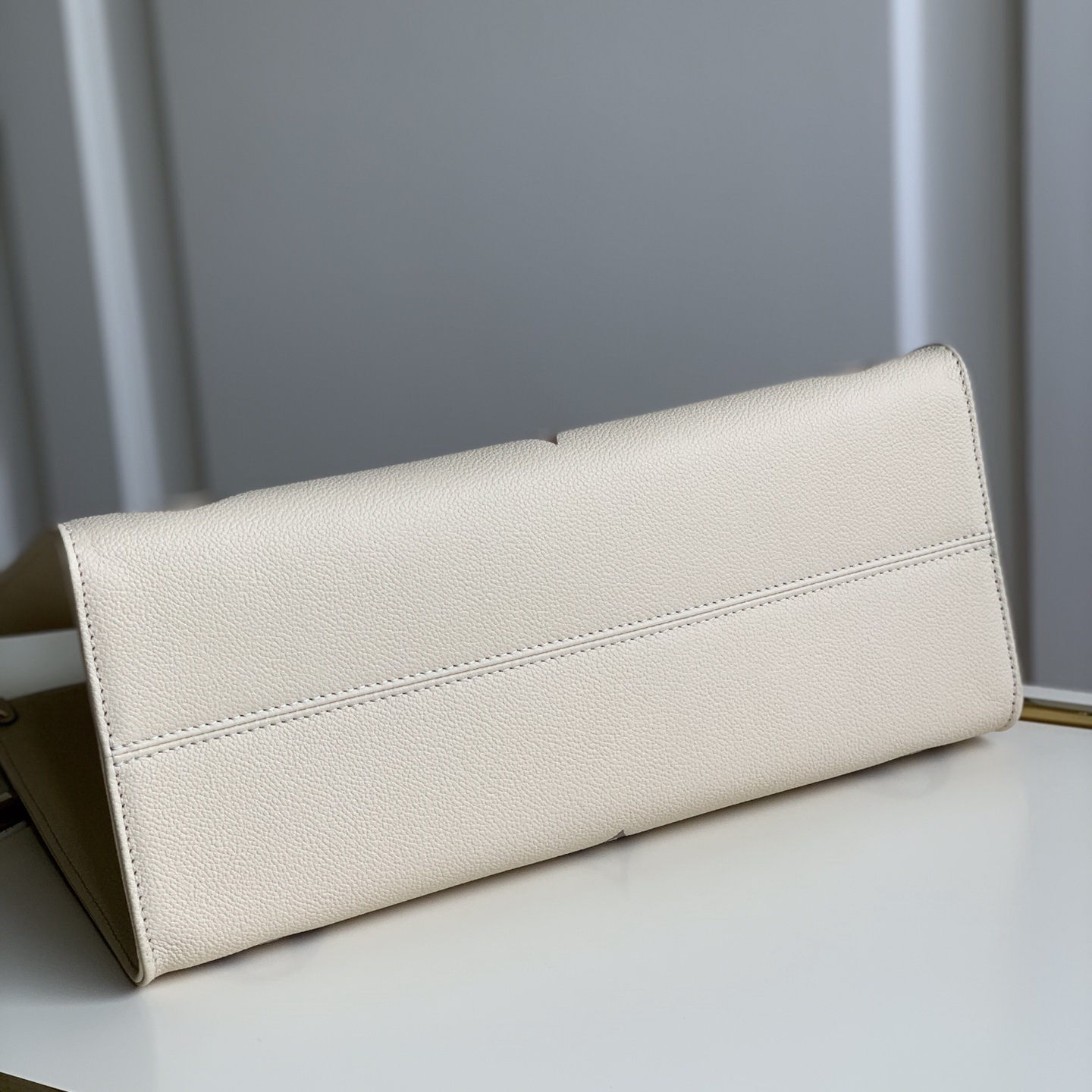 ONTHEGO MM, LOUIS VUITTON LV Women - Handbags - Shoulder Bags & Totes