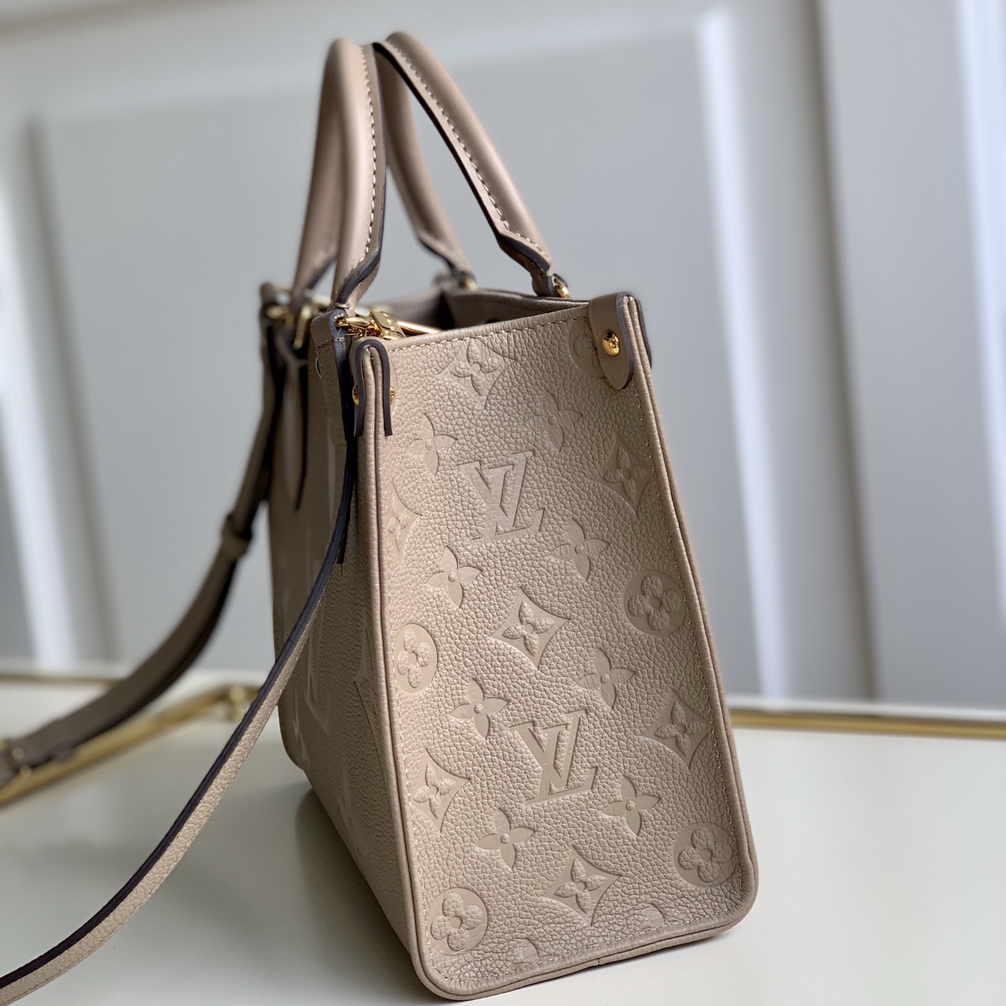 ONTHEGO PM, Louis Vuitton LV
