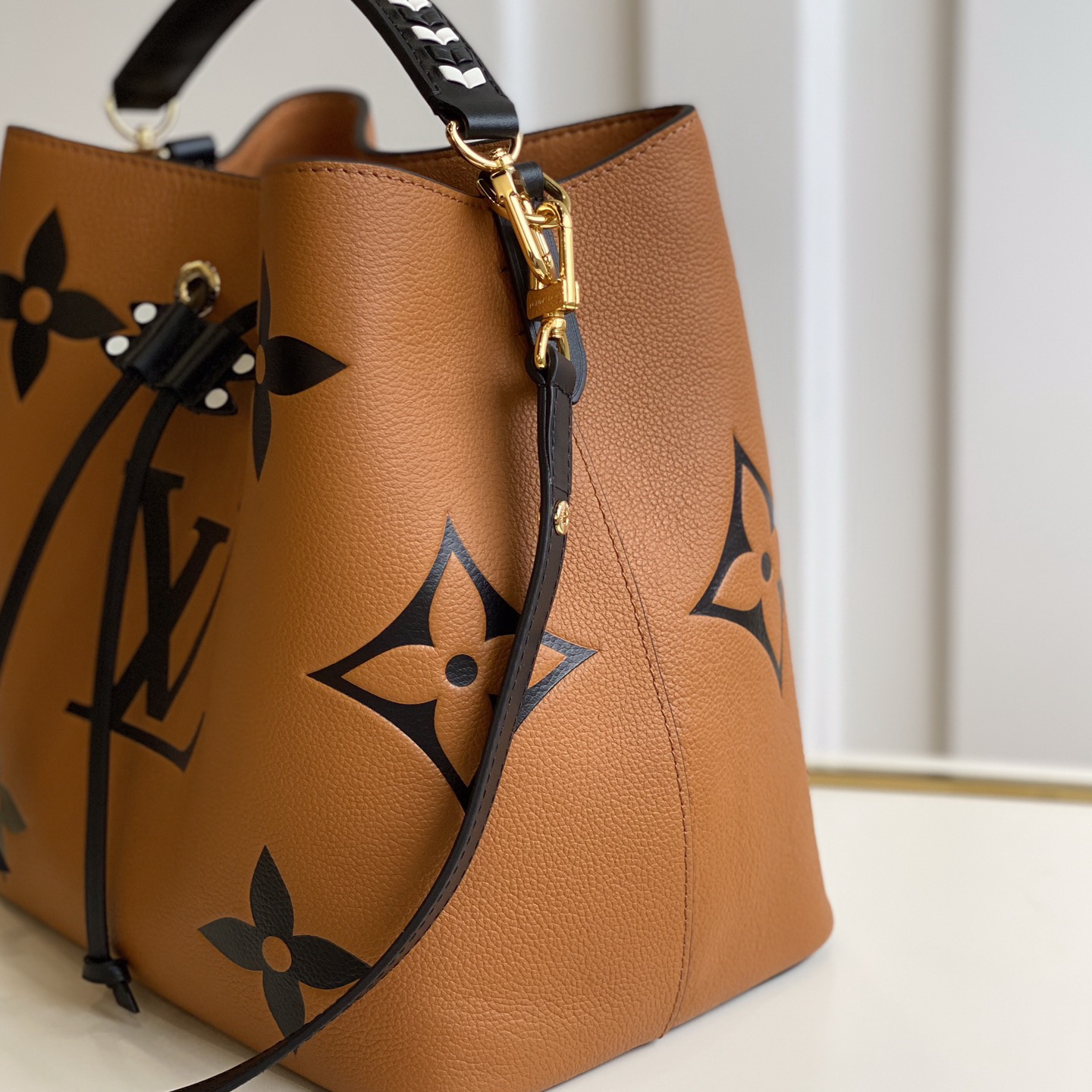 M56888 NÉONOÉ MM, Louis Vuitton LV