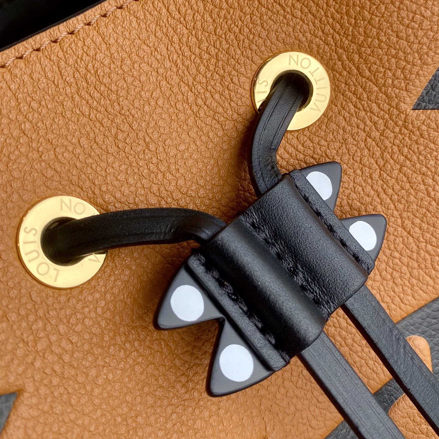 M56888 NÉONOÉ MM, Louis Vuitton LV