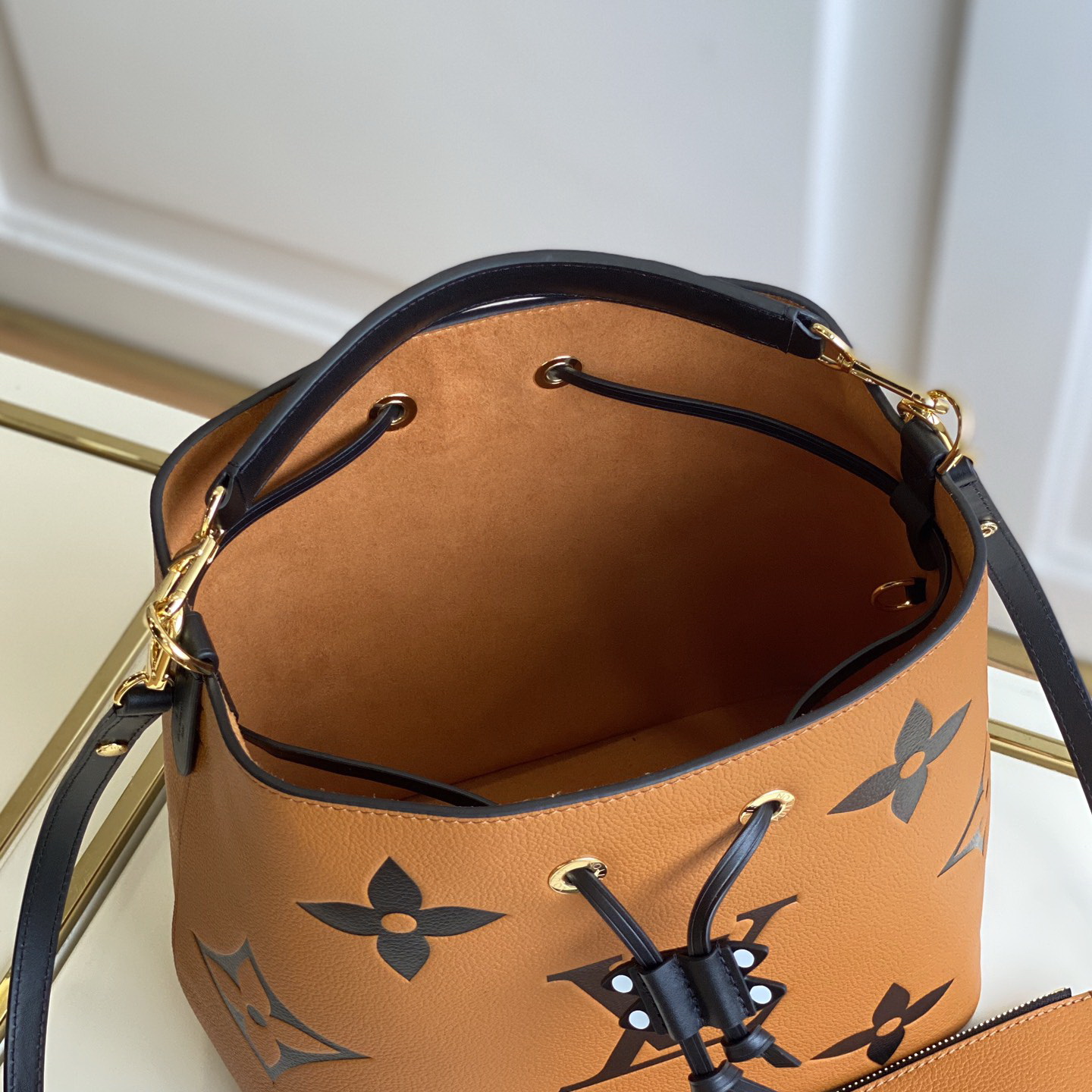 M56888 NÉONOÉ MM, Louis Vuitton LV