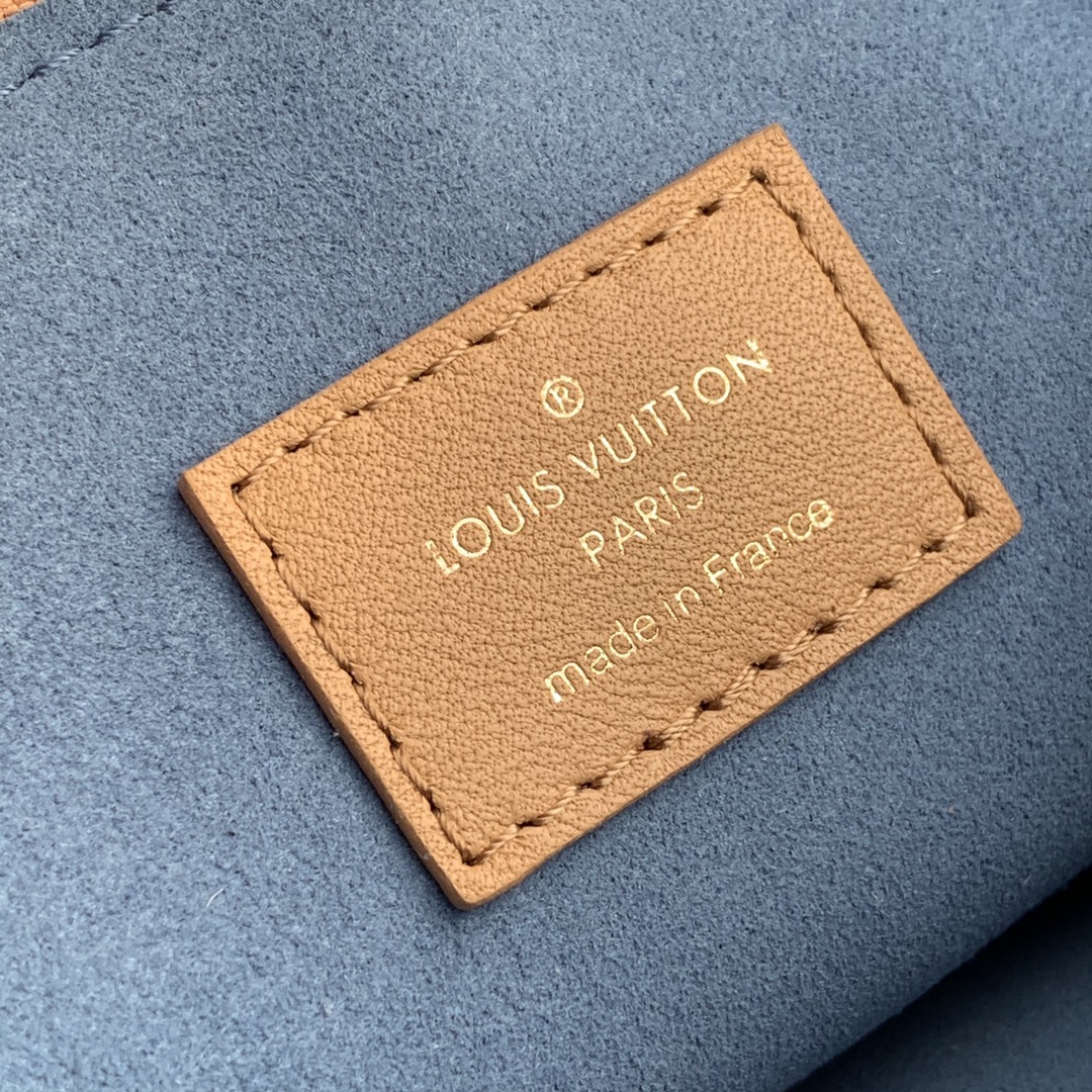 COUSSIN BB, Louis Vuitton LV