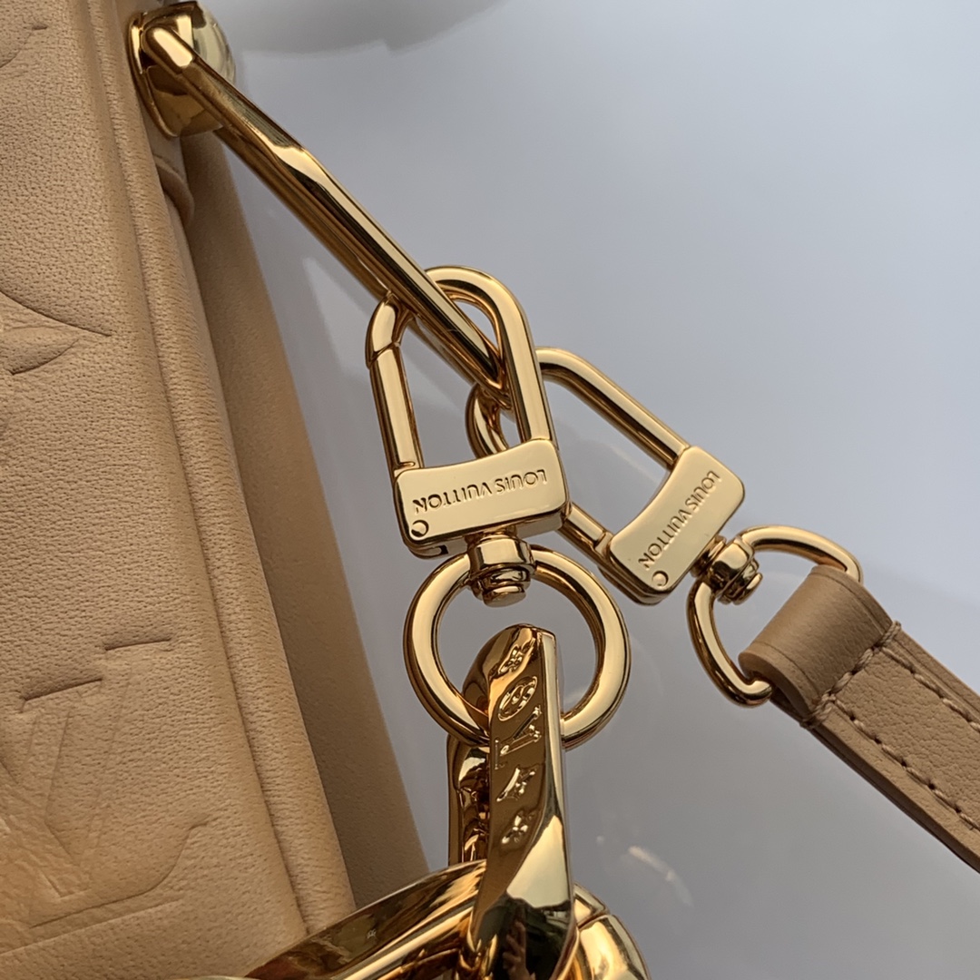 COUSSIN BB, Louis Vuitton LV