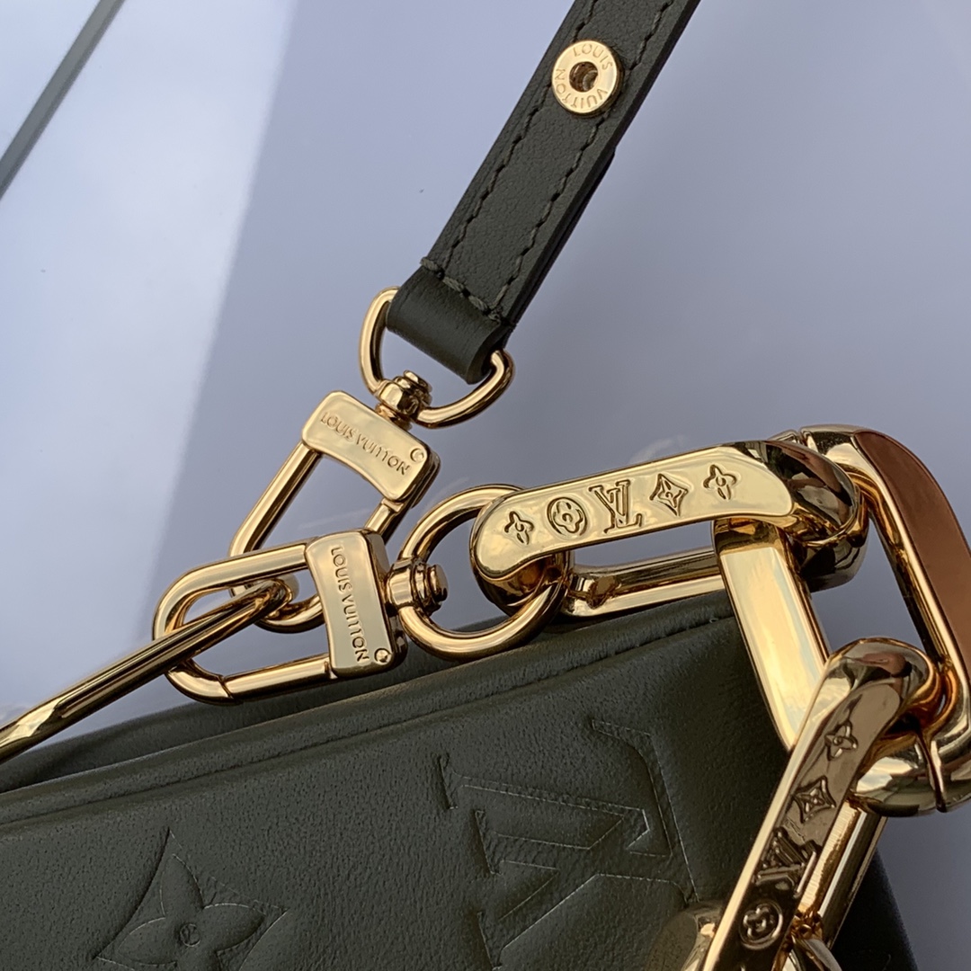 COUSSIN BB, Louis Vuitton LV