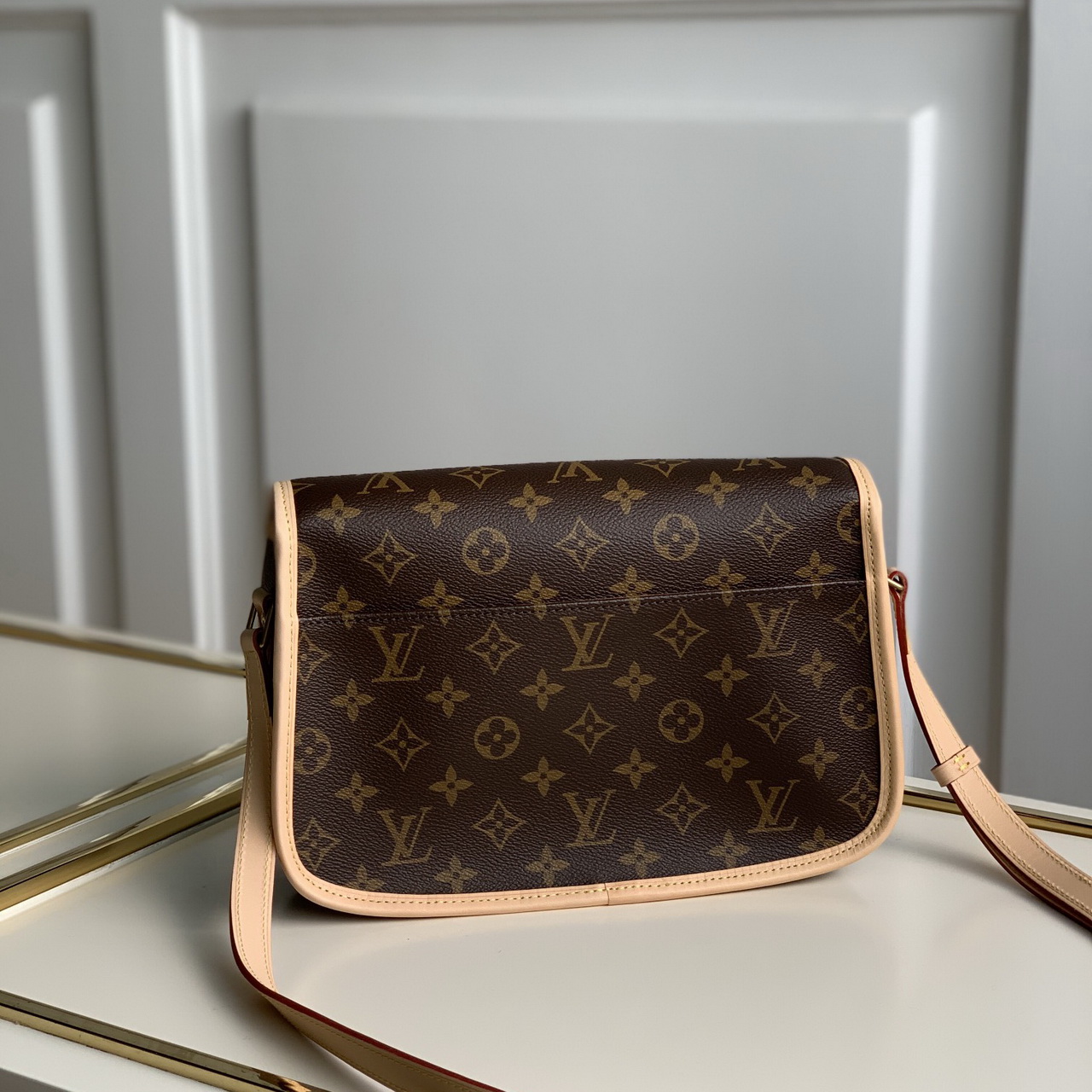 m42250, LOUIS VUITTON LV