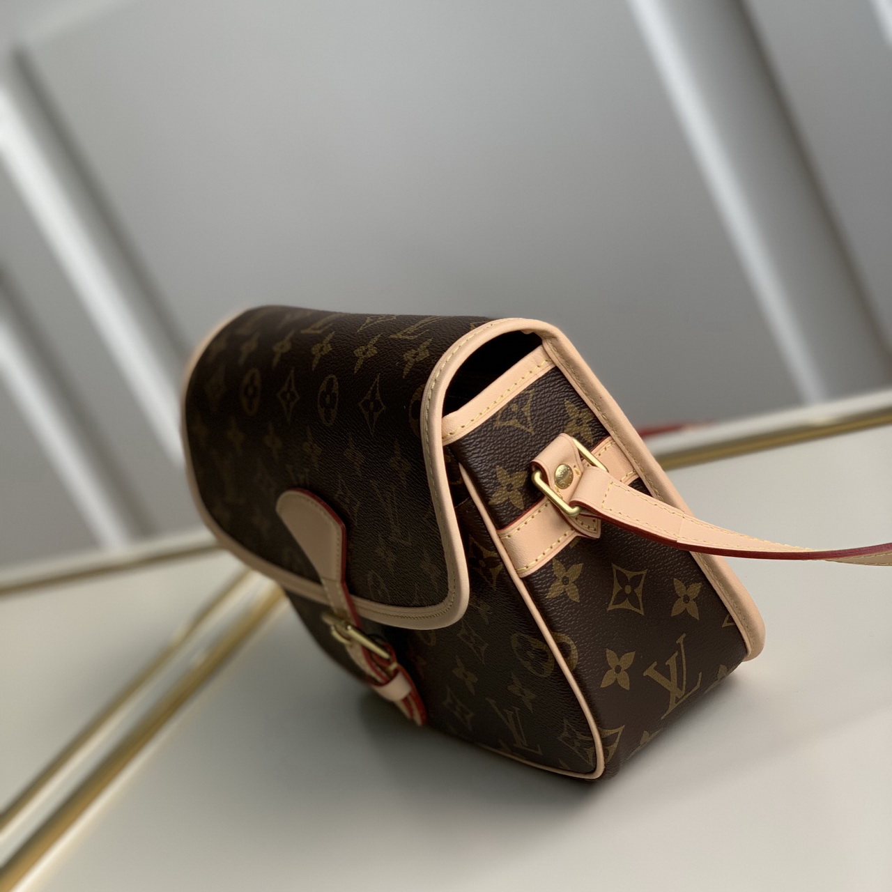 m42250, LOUIS VUITTON LV