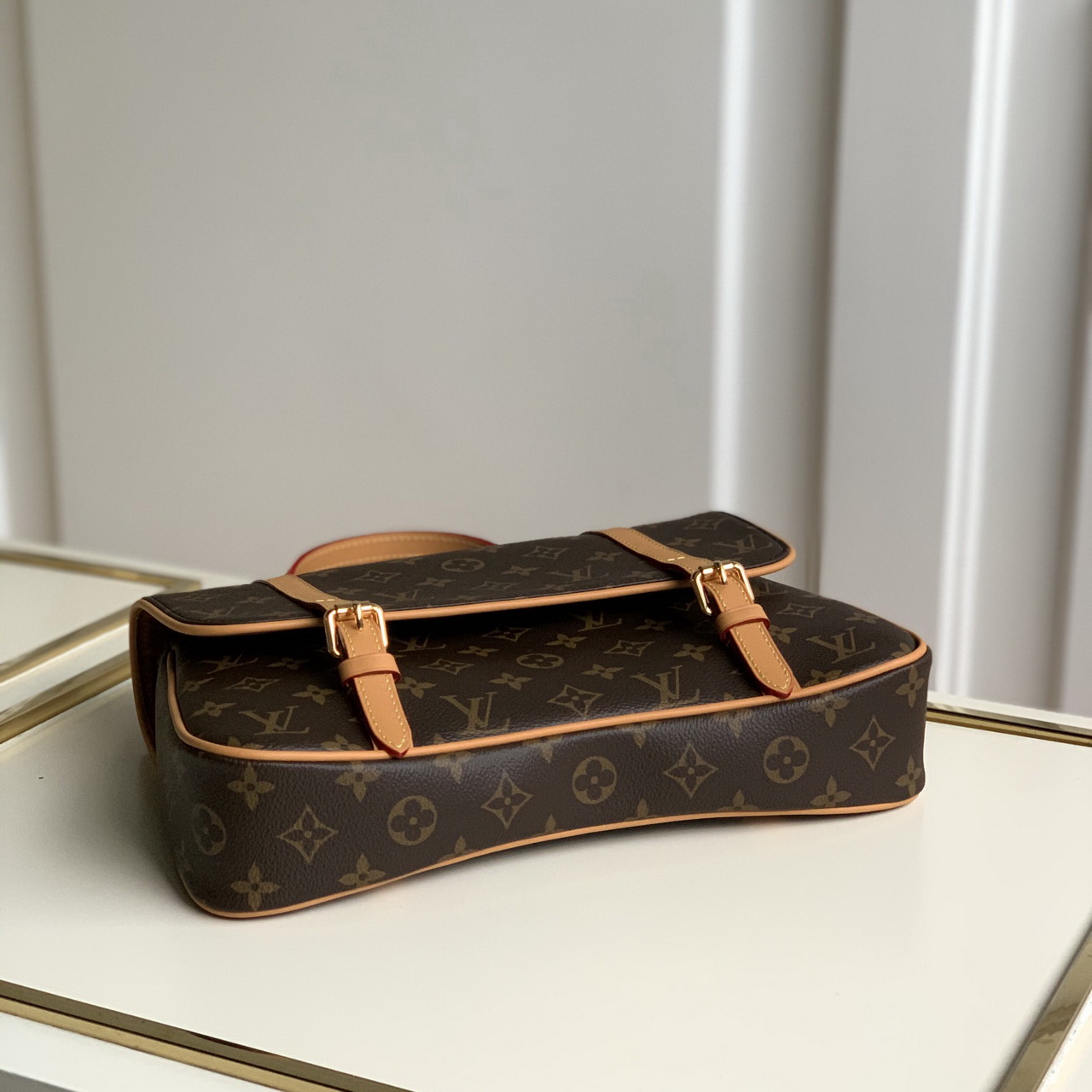 m42250, LOUIS VUITTON LV