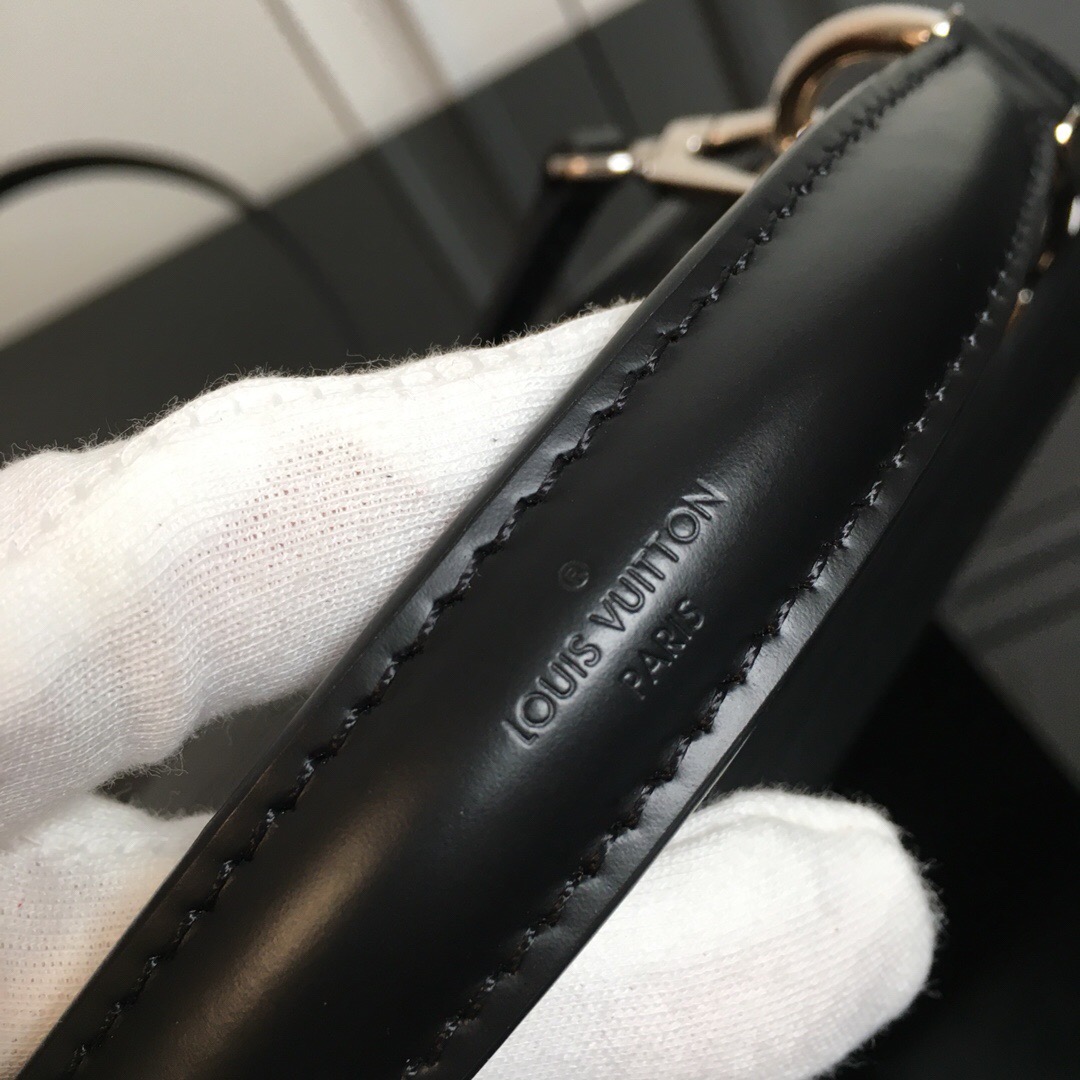 M55977 POCHETTE GRENELLE, LOUIS VUITTON LV