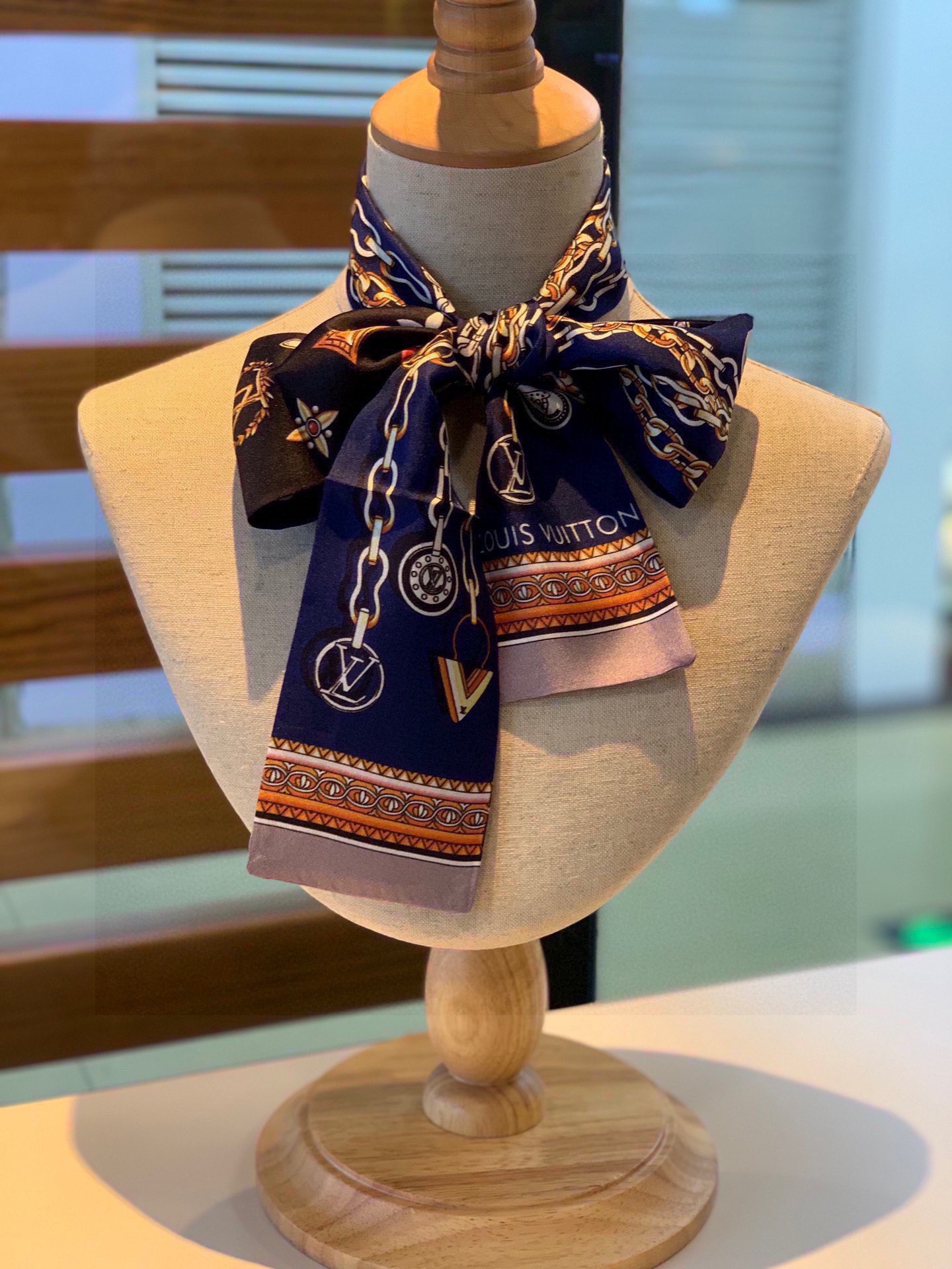 BANDEAU, Louis Vuitton lV