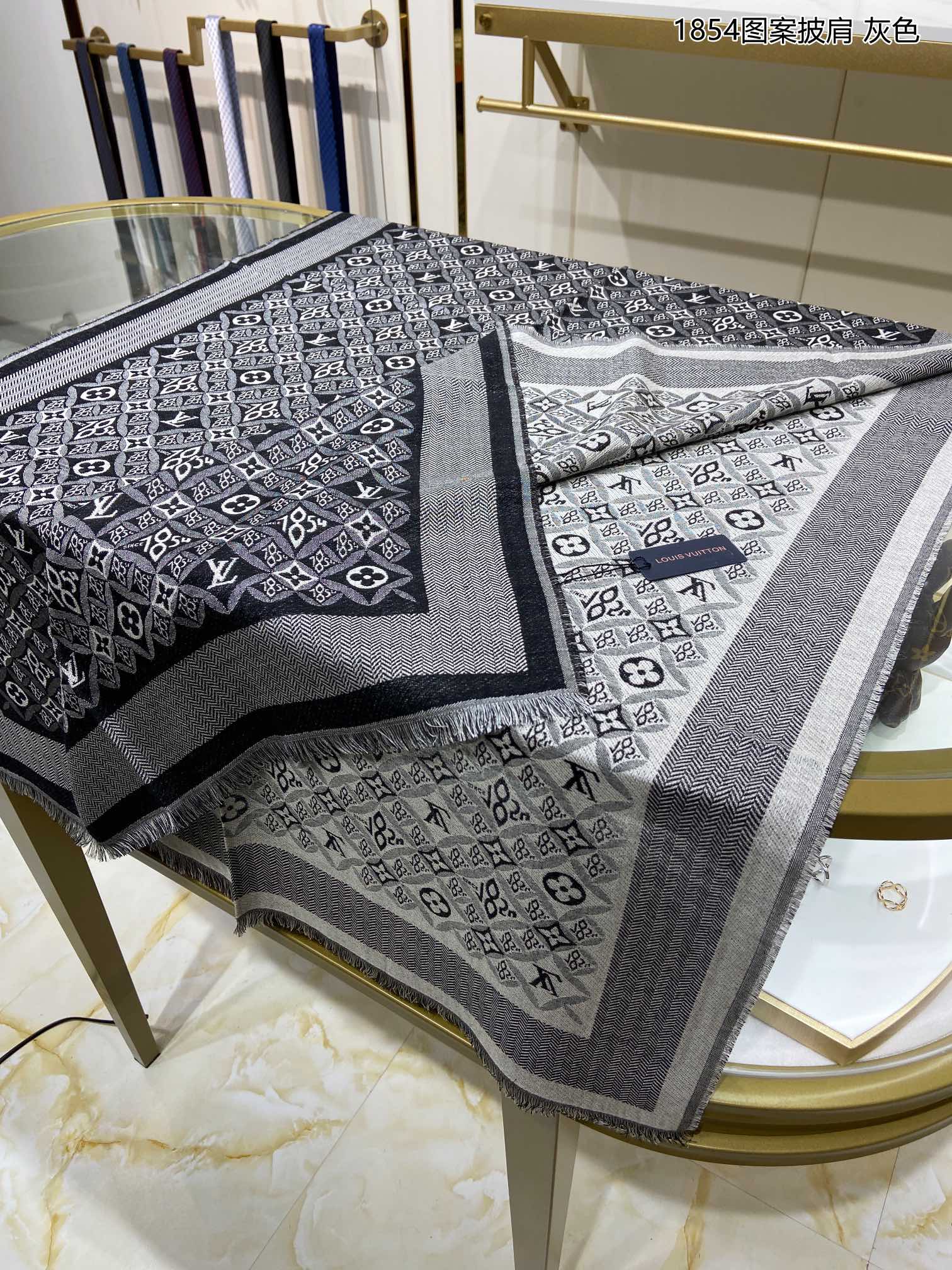 LOUIS VUITTON LV Scarf