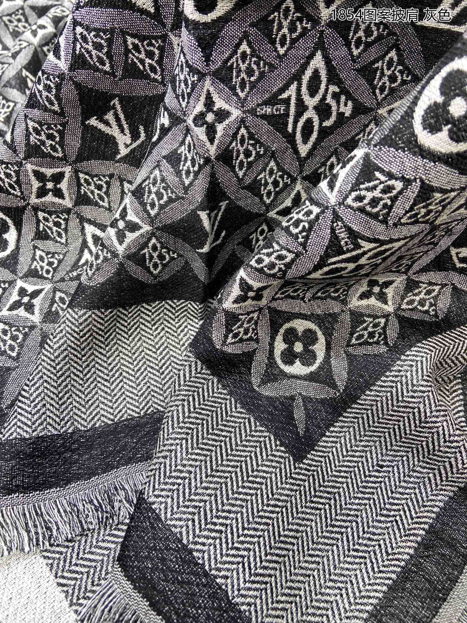 LOUIS VUITTON LV Scarf