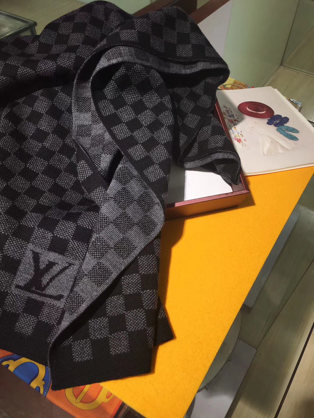 LOUIS VUITTON LV Scarf