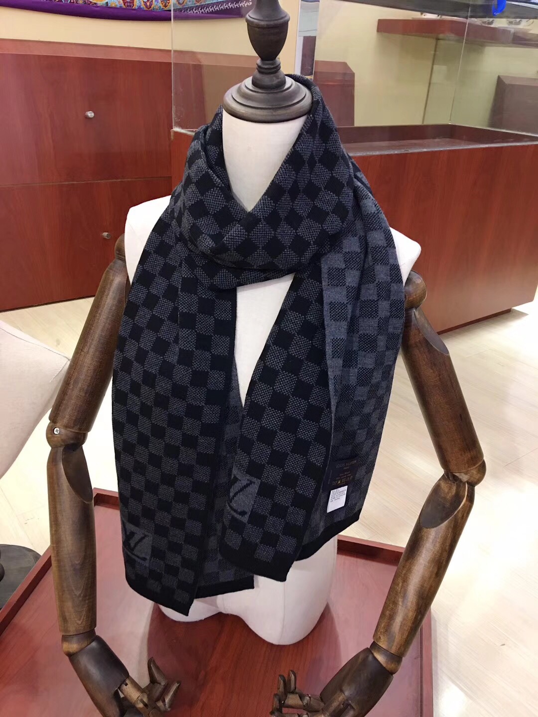 LOUIS VUITTON LV Scarf