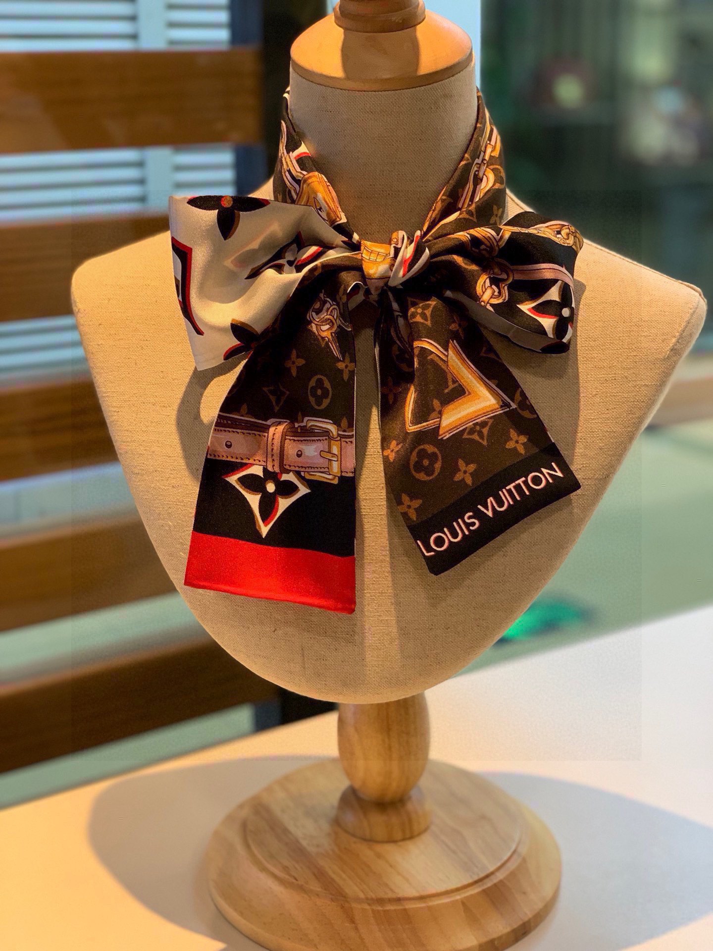 BANDEAU, Louis Vuitton lV