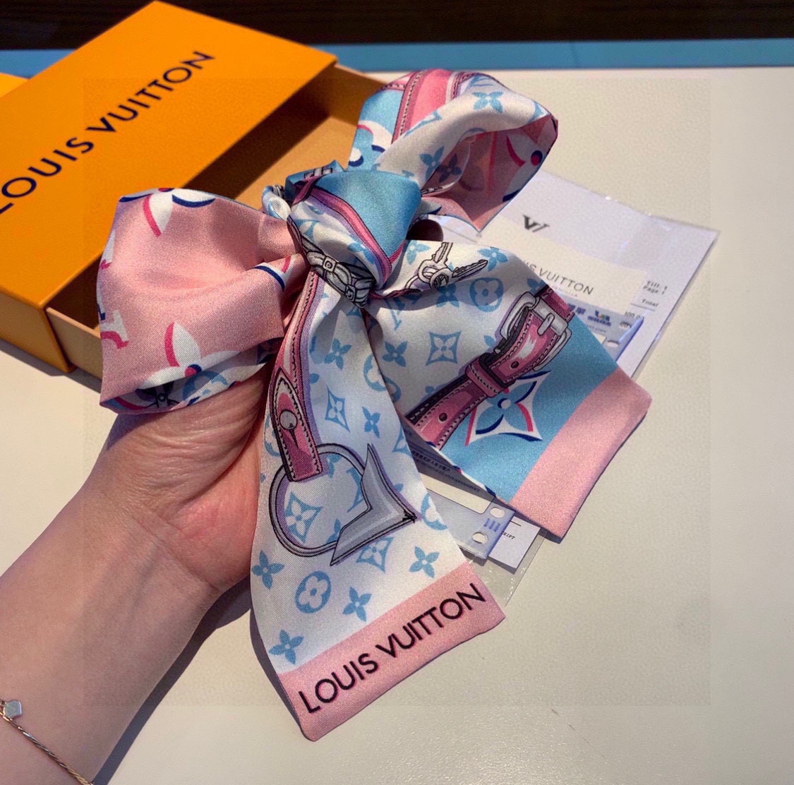 BANDEAU, Louis Vuitton lV