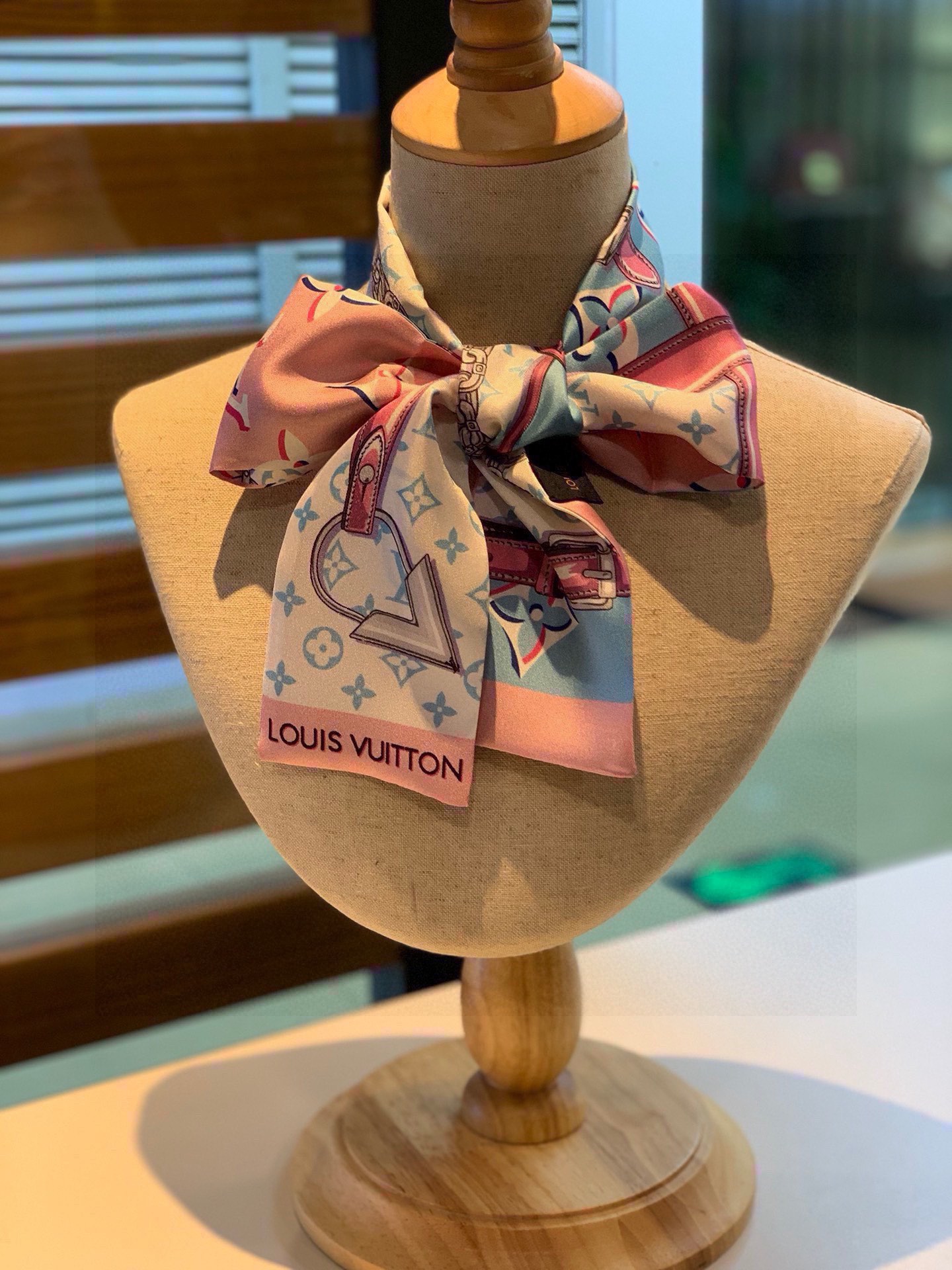 BANDEAU, Louis Vuitton lV