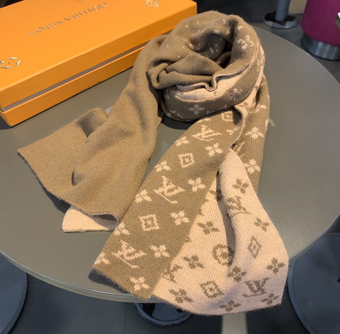 LOUIS VUITTON LV SCARF